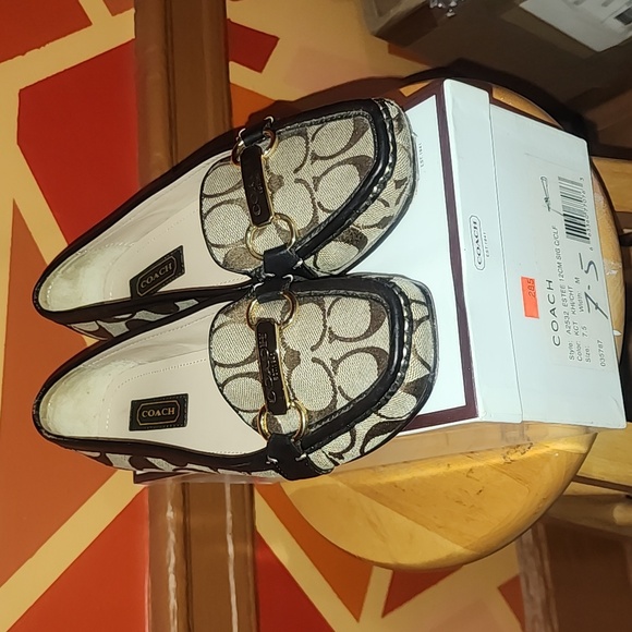 Coach ladies loafers - Picture 3 of 9